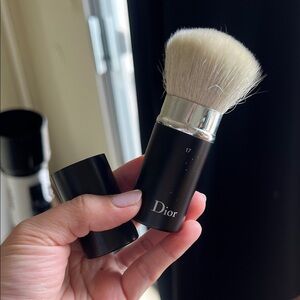Dior Compact Retractable Kabuki Brush - Black Handle with Cream Bristles